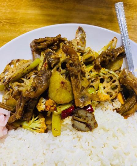 推荐:吮指鸭爪爪套饭吮指糯猪手套饭馋嘴排骨套饭