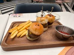 -奈尔宝家庭中心·亲子餐厅(鄞州万达店)