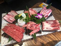 和牛六拼-明洞阿姨·韩式酱蟹烤肉·创意料理(三元桥店)