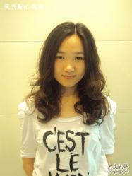 温婉灵秀的中长发-美秀造型