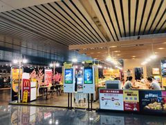 门面-麦当劳(郑州东高铁站店)