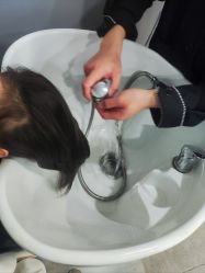 -艺格造型染发烫发