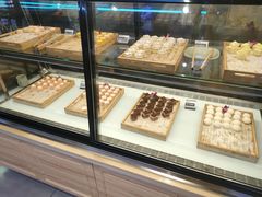 面包甜点陈列柜-盛江山自助料理(奥莱锦辉购物广场店)