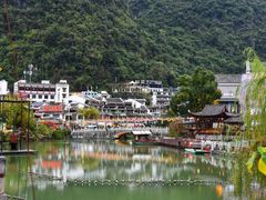 -刘姐啤酒鱼民族演艺餐厅(西街总店)