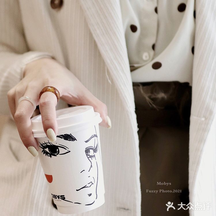 🧡MOBYS｜初春，雨季的山茶花拿铁。