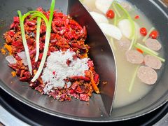 牛肉丸鸳鸯锅-萍姐火锅·公路夜市(打浦桥日月光店)
