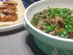 -香山湖家家宴(中山陵店)