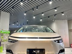 -小鹏汽车体验中心(苏州龙湖狮山天街店)