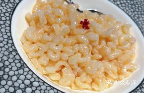 Clear Dumplings with Peeled Shrimp