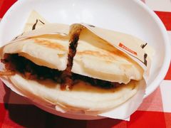 酥皮肉夹馍-西贝莜面村(万象天地店)