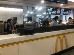 -麦当劳(轻轨曹杨路店)