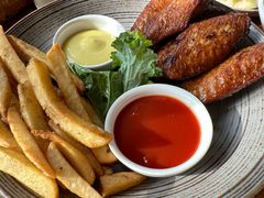 香炸鸡翅配薯条-Money Shops(愚园路店)