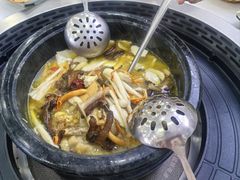 -南渝食府.墨脱石锅松茸鸡