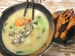 三鲜海蛎面-十面欢腾·海鲜面·台式Bistro(长乐路店)