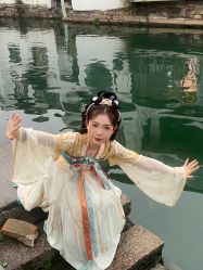 -一揽芳华汉服旗袍体验馆(拙政园店)