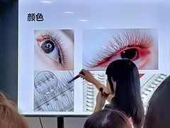 -金夫人化妆摄影职业培训学校