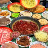 别说了…在广州！正宗的火锅店🌶️排队也要吃