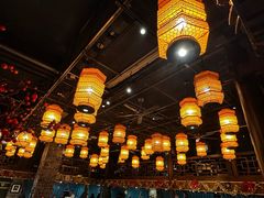 -帅巴人舅母子腊蹄民俗村