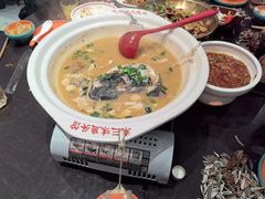 林哥鱼头泡饭-川流不息·地道川菜·小龙虾(松东路店)