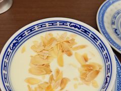 -广信牛奶甜品世家(台东店)