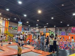 -极限Jump蹦床·新潮玩运动世界·室内乐园·团建·派对中心