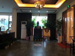 -灸春堂·艾灸·痛症·整脊连锁(之江银泰店)
