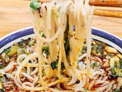 酸菜牛肉饵丝-云阿蛮云南生烫牛肉米线(奉贤路店)