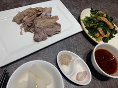 手抓羊肉半斤-贯贯吉·清真餐厅(浙江中路店)