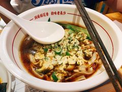 -呷佬·长沙手工米粉(金沙江路店)