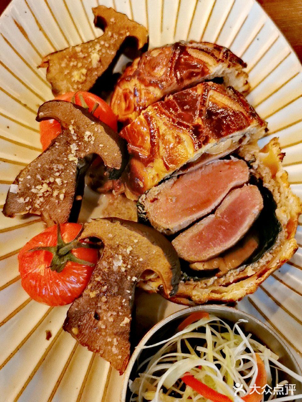 鲜嫩多汁惠灵顿羊排 • 食索意大利网红西餐厅