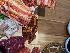 -汉城烤肉·黑金冠(华山路店)