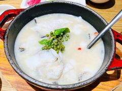 酸汤煮嫩滑鱼片-小大董·烤鸭(五棵松店)