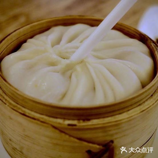 戏鱼春