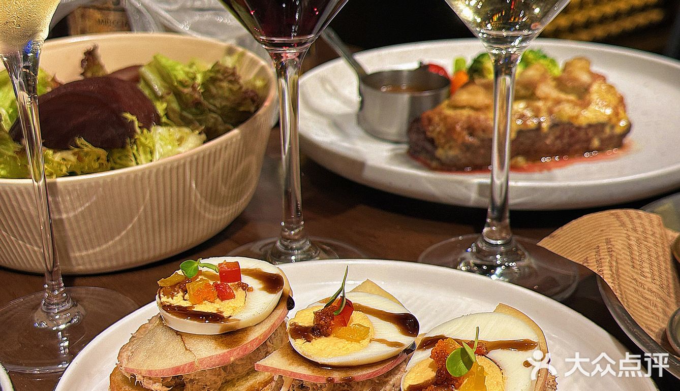 在深圳 好喜欢这种氛围感bistro 🥂