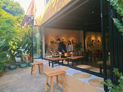 露天位-邊渡咖啡