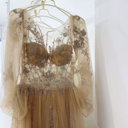 礼服-Flora婚纱礼服定制租赁店