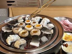 -围炉肉舍•炭烤活鳗•丹东海鲜烤肉(步行街店)