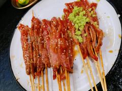 -何妹湿辣牛肉·粤式烧烤砂煲(桂雅路店)
