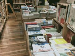 -猫的天空之城概念书店(杭州南宋御街店)