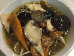八珍菌-民间老鸡汤面馆(中山北路店)