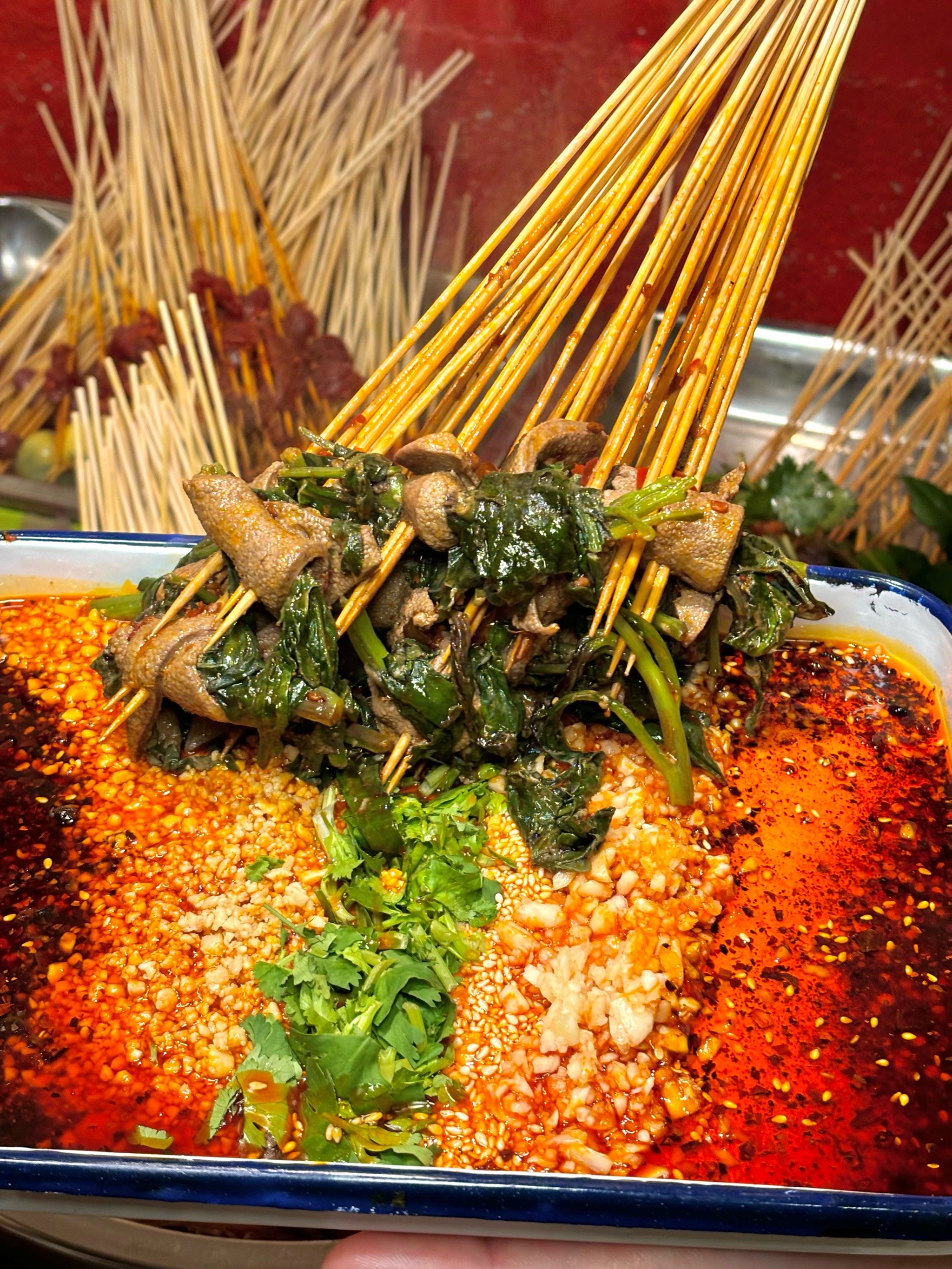 建设路!老成都超爱的串串店有糯叽叽粉耗子了!