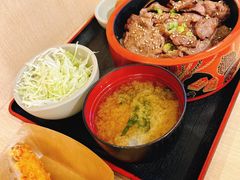 嫩肩烧肉饭-牛邸·烧肉饭(来福士店)