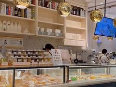 面包甜点陈列柜-法桐蛋糕·手作面包(万象城店)