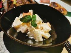 凤梨虾球-穹六人间 people 6(岳阳路店)