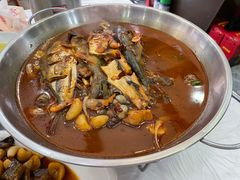 精品红烧杂鱼-溱湖八鲜菜馆