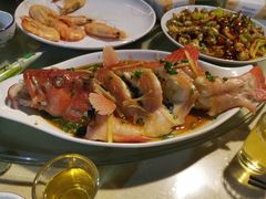 -三亚火车头万人海鲜广场