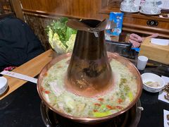 -果松木炭酸菜铜火锅·外婆参鸡汤