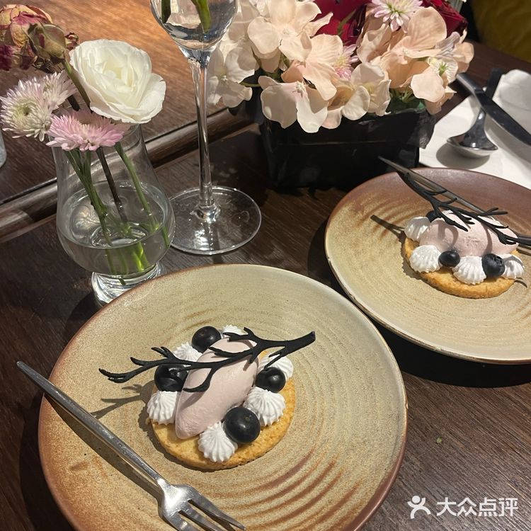 武汉的法餐厅已经美到next level啦‼️