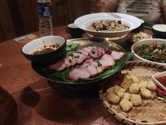 -老滇山寨•云南特色菜•地方菜•民族风情歌舞表演(金碧店)