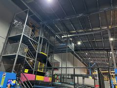 -超时空蹦床团建·VR潮玩运动娱乐·生日派对游乐园(金桥店)